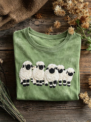 Frauen Fuzzy Schafe auf Grünland Print Kurzarm-T-Shirt